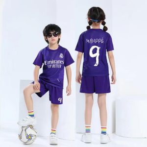 لباس تیم رئال مادرید