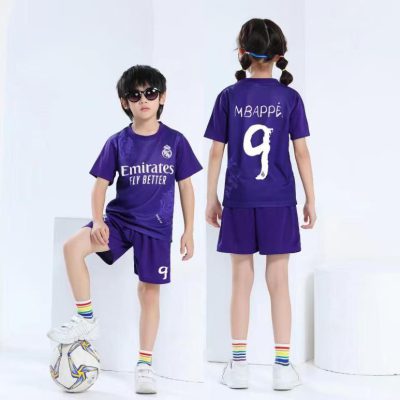 لباس تیم رئال مادرید